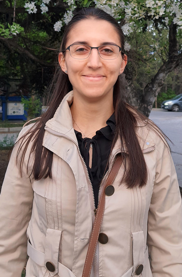 Porträtt Sezer Olivia Kaya. Foto.